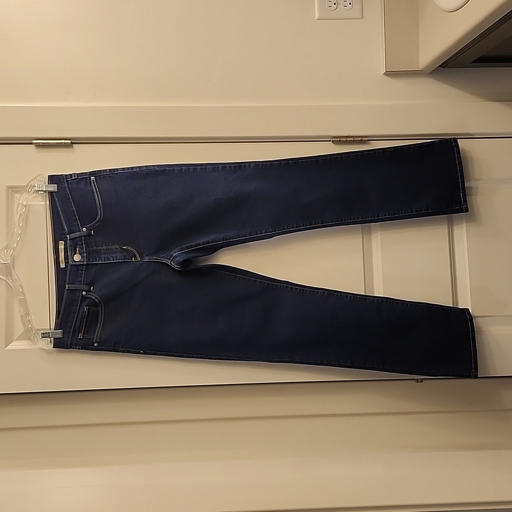 Women's Levi 314 Shaping Straight  size 31